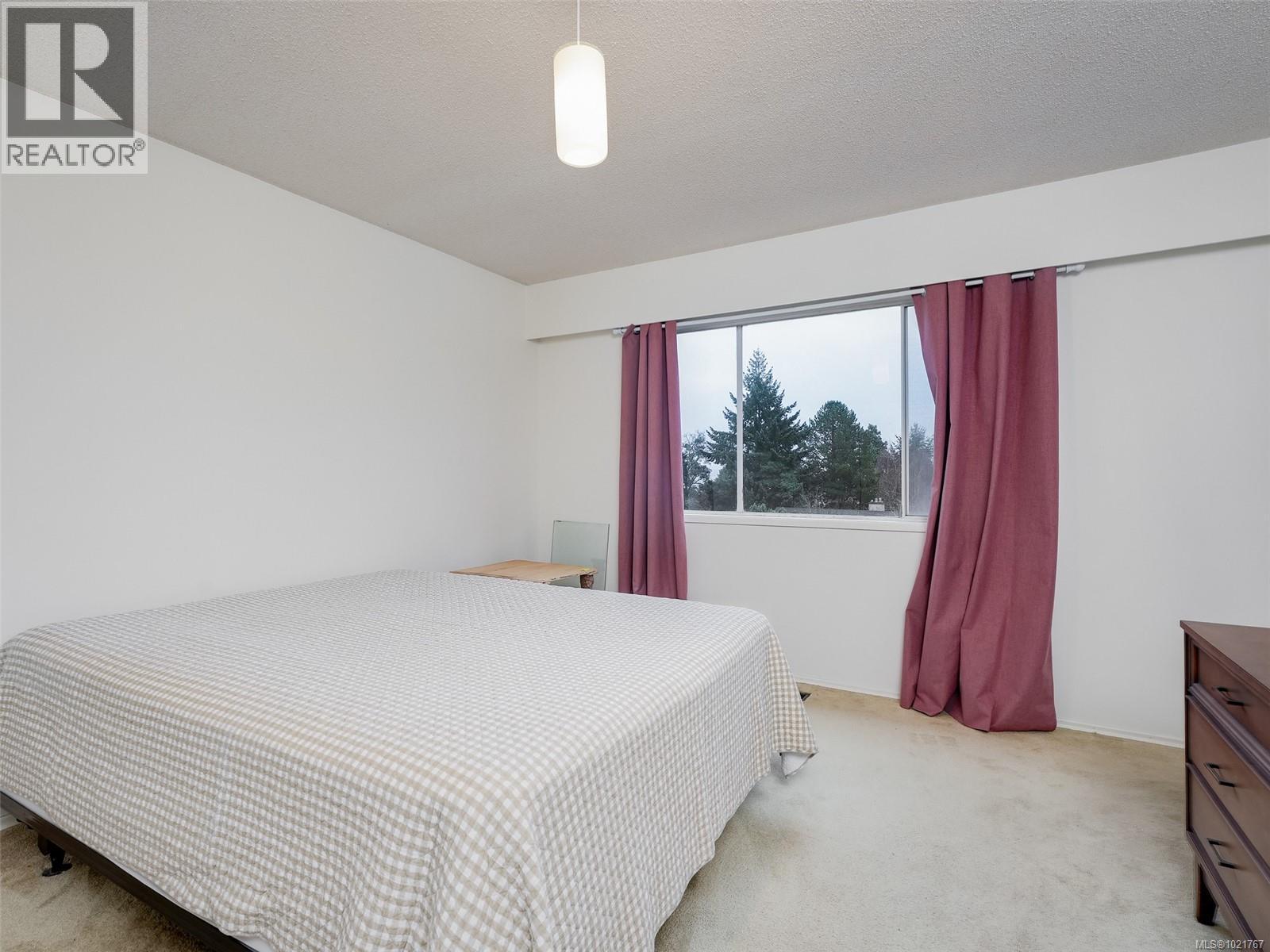  2202 Arbutus Road, Saanich