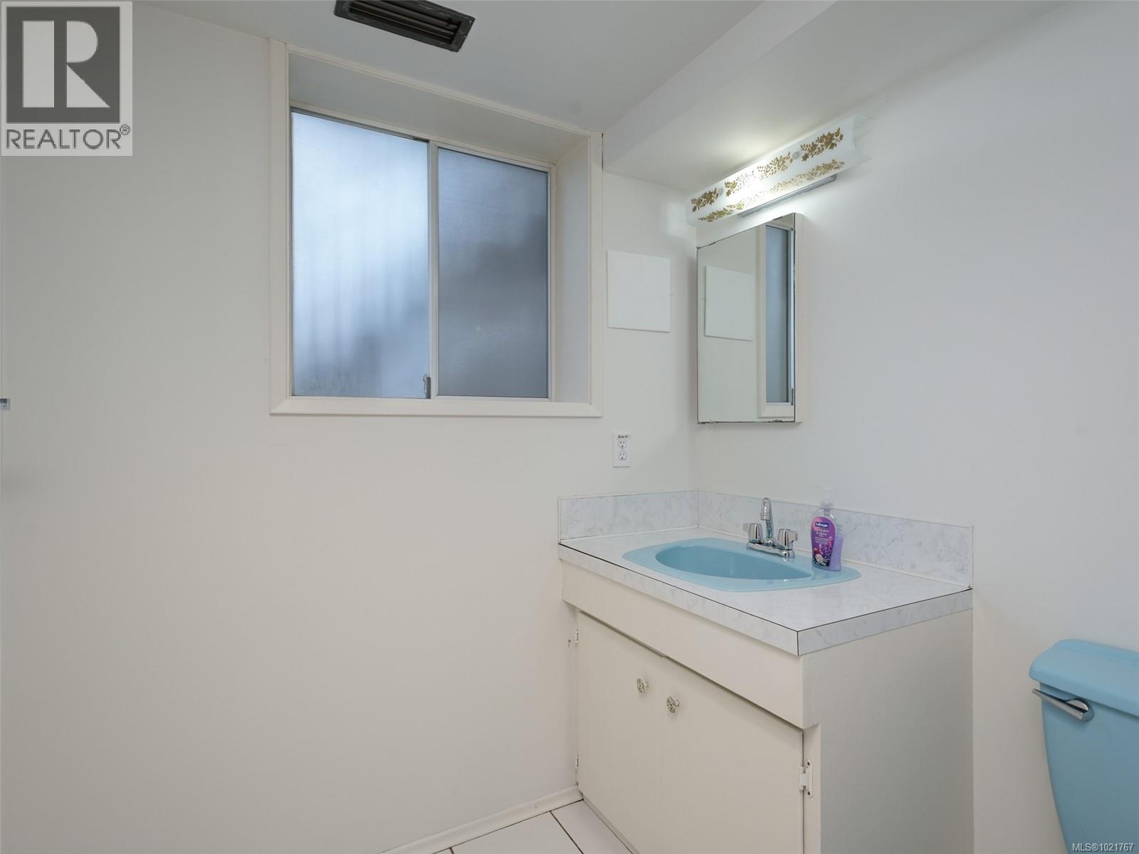  2202 Arbutus Road, Saanich