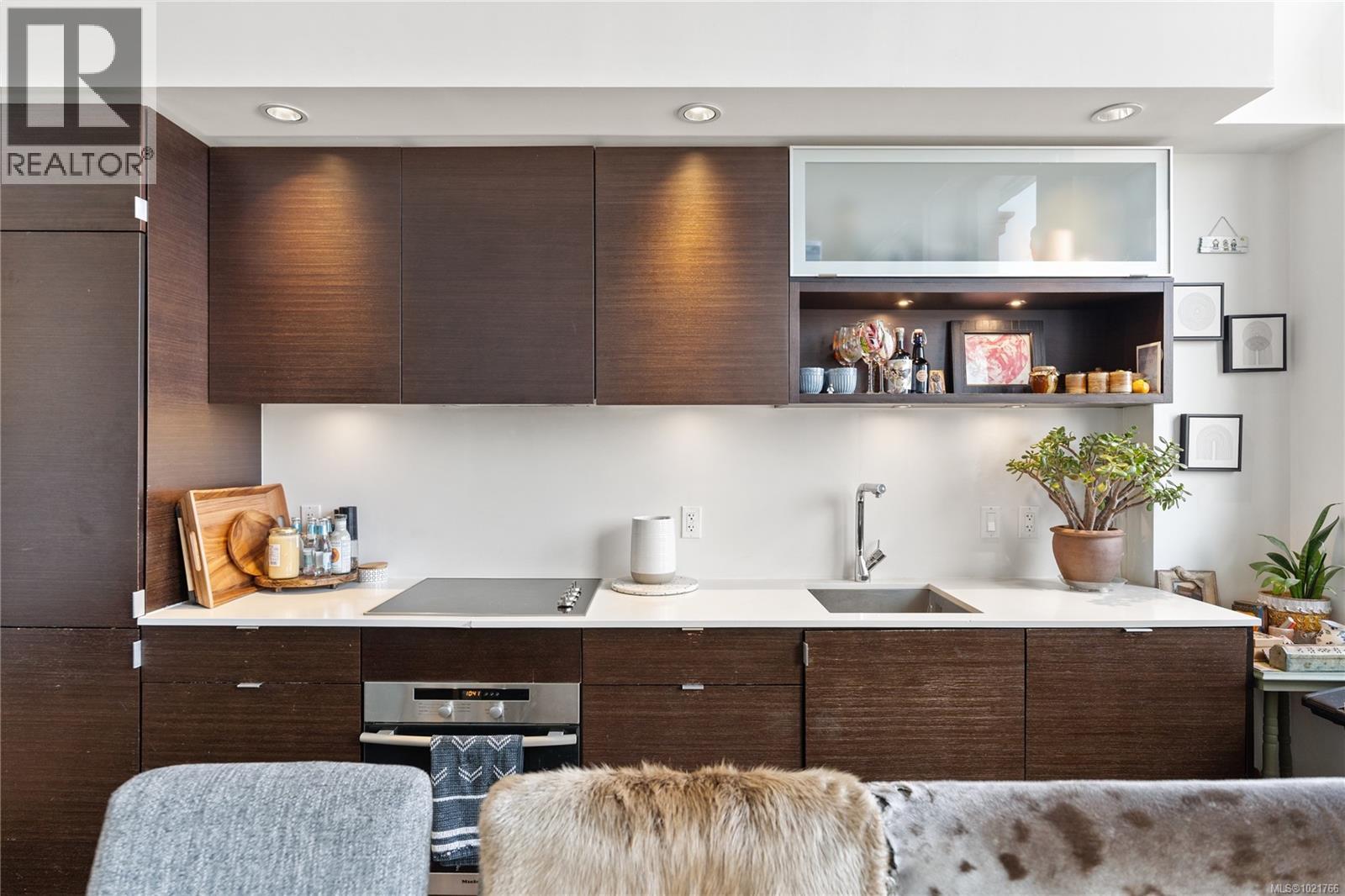 416 770 Fisgard Street, Victoria