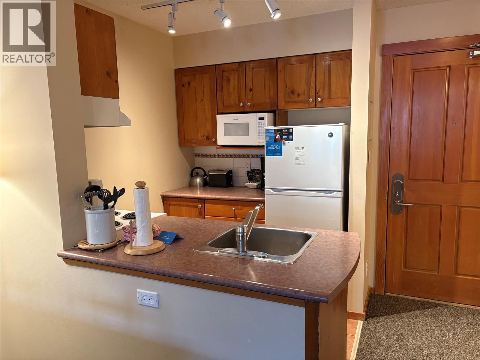 #210 2050 Summit Drive - 5