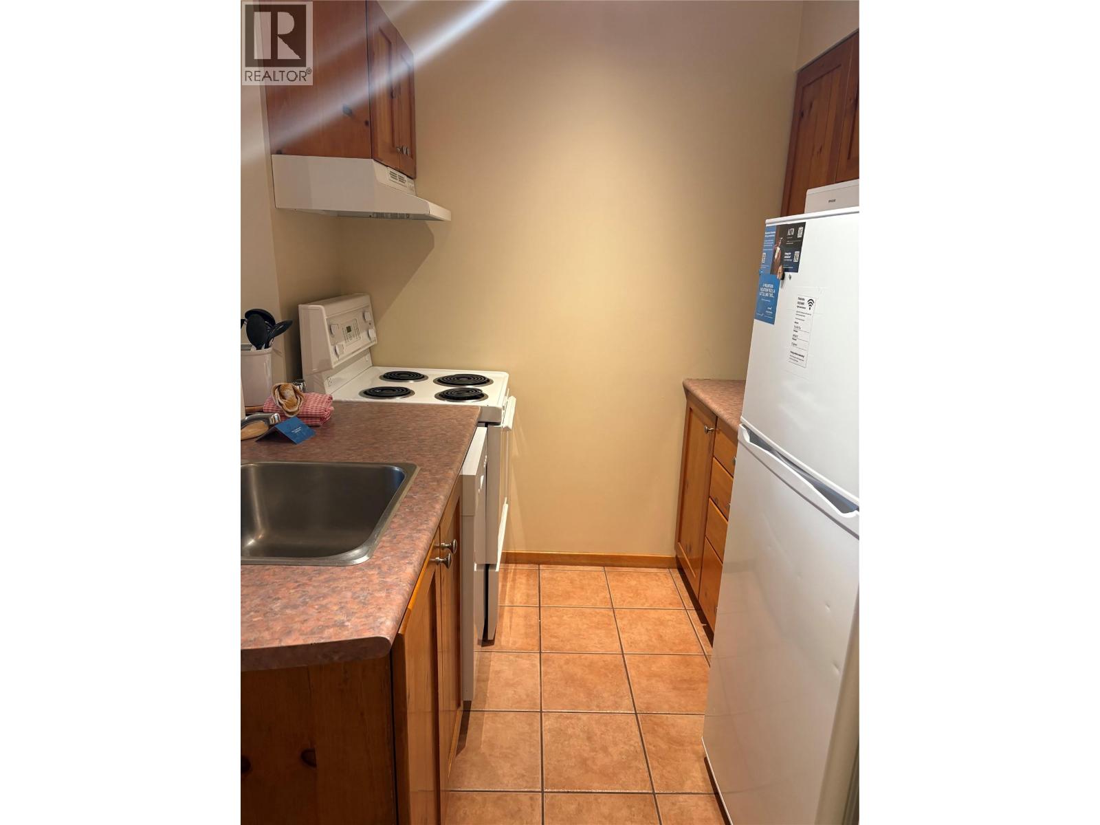 #210 2050 Summit Drive - 6
