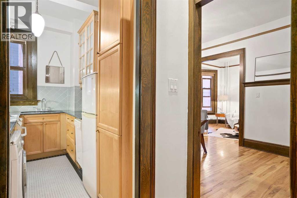 Single Family House for Sale in    Avenue SW Lower Mount Royal Calgary 