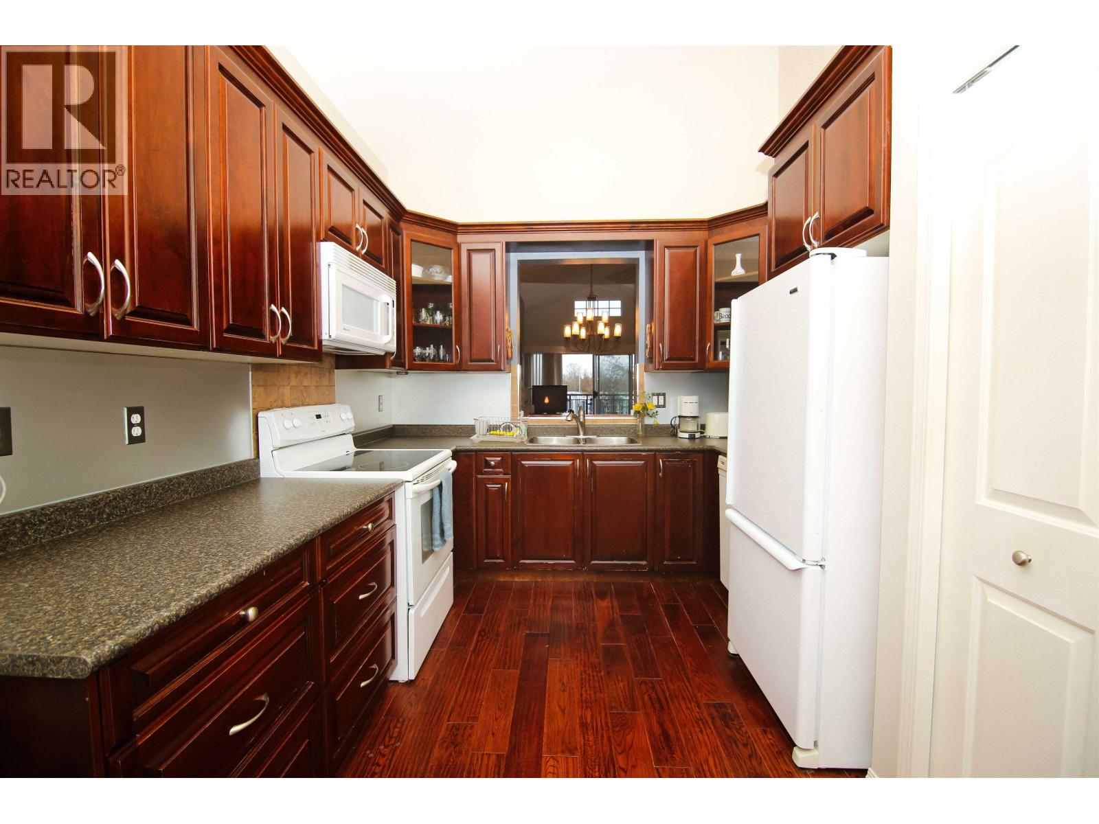 #321-4955 RIVER Road, Delta