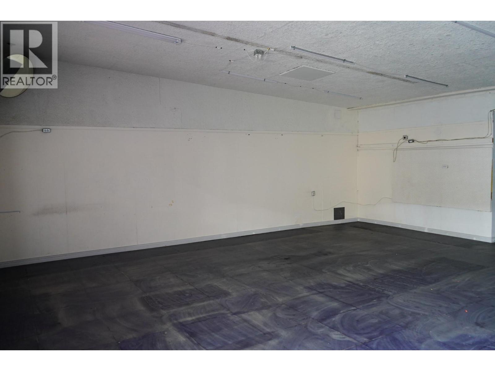 1511 Cariboo Highway - photo 4