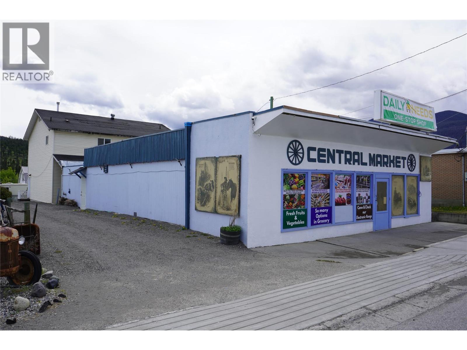 1511 Cariboo Highway - photo 2