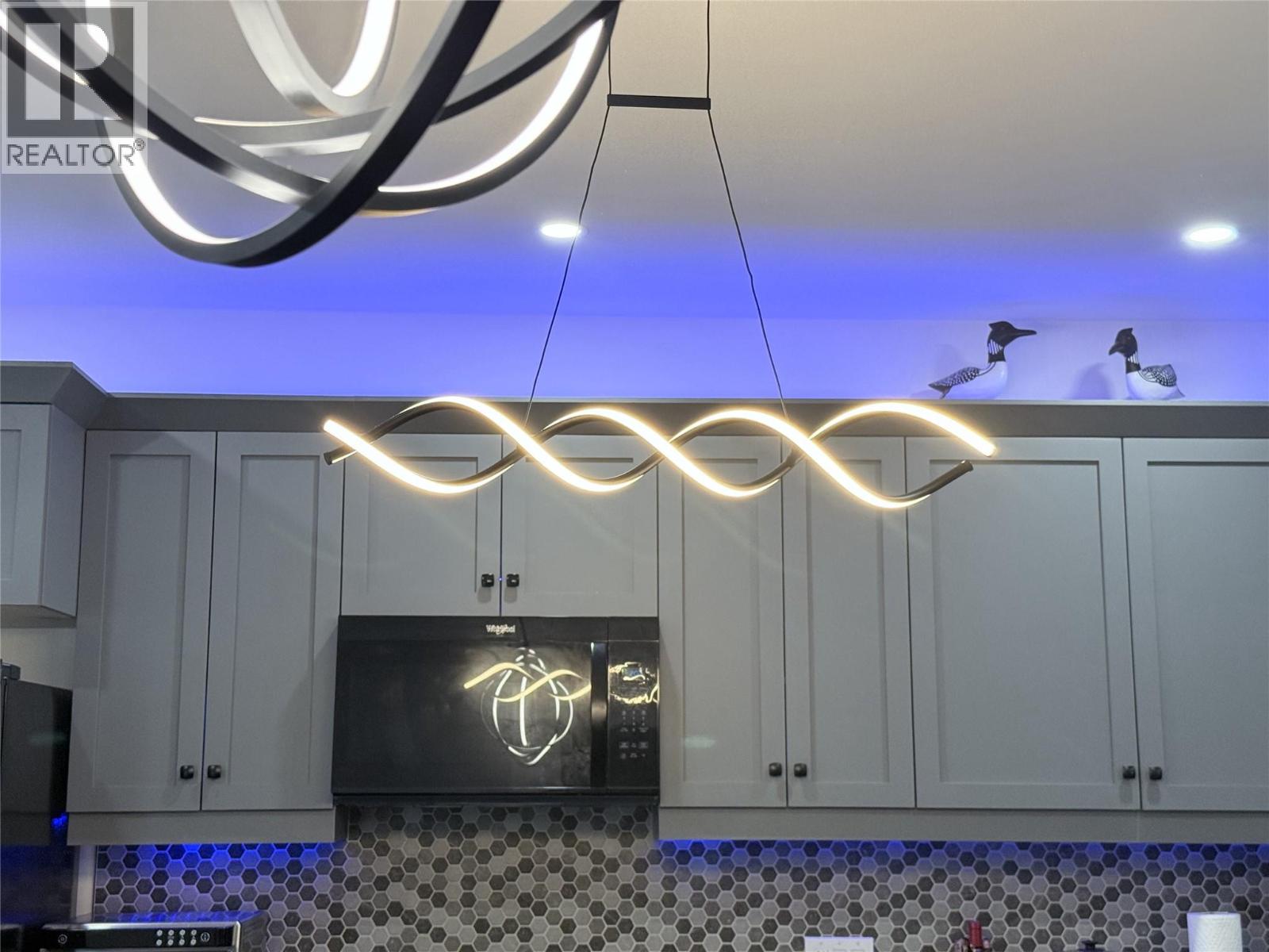 8779 MOUNTAIN VIEW Street, Canal Flats