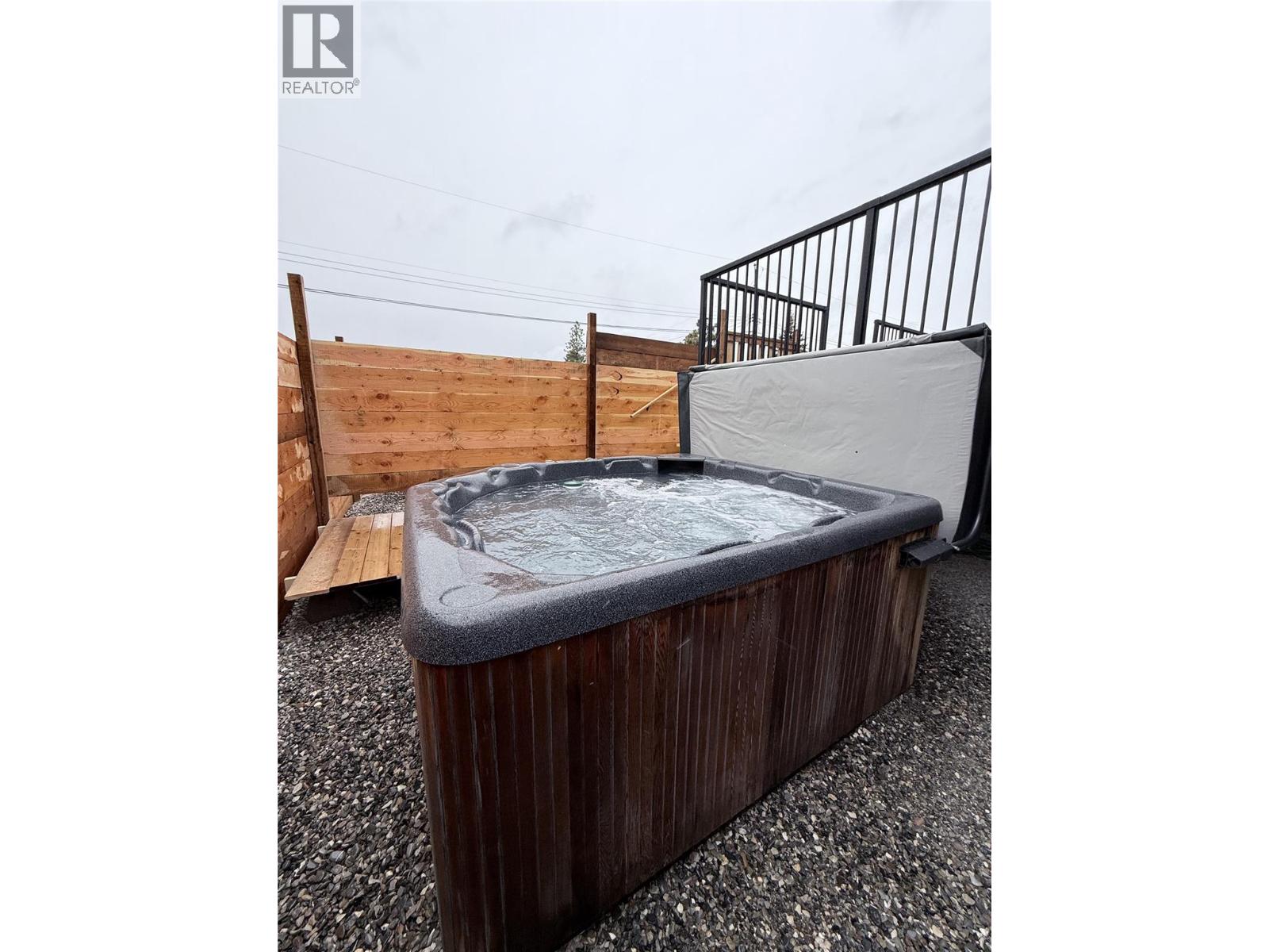 8779 MOUNTAIN VIEW Street, Canal Flats