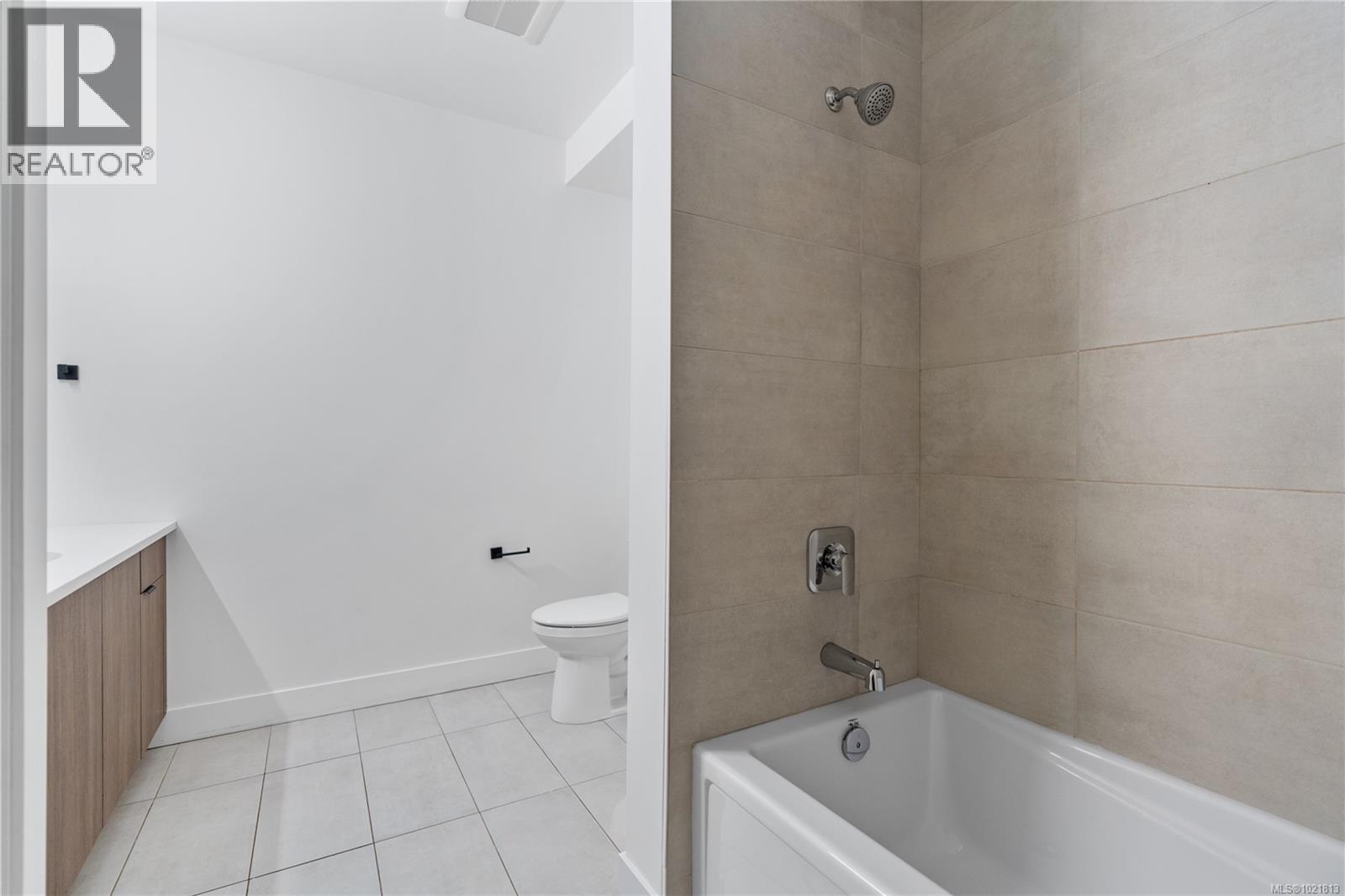 8 2330 Sooke Rd, Colwood