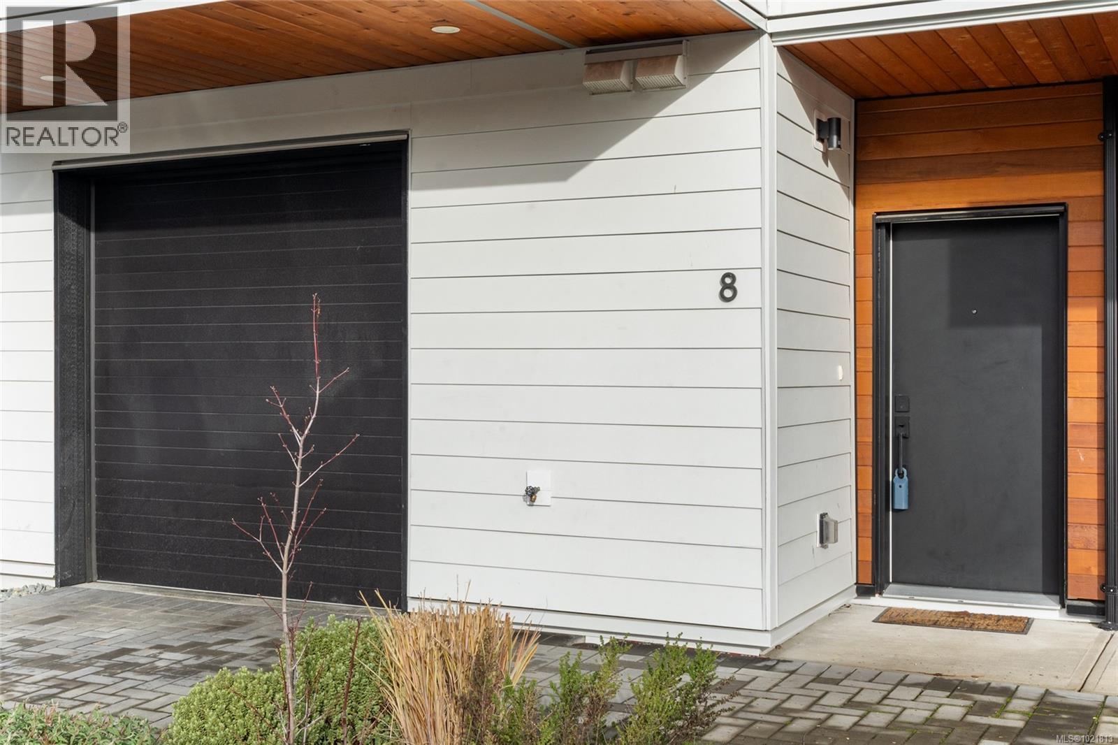 8 2330 Sooke Rd, Colwood