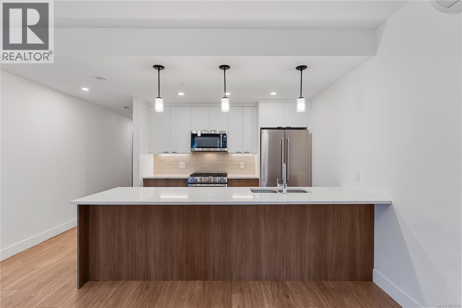 8 2330 Sooke Rd, Colwood