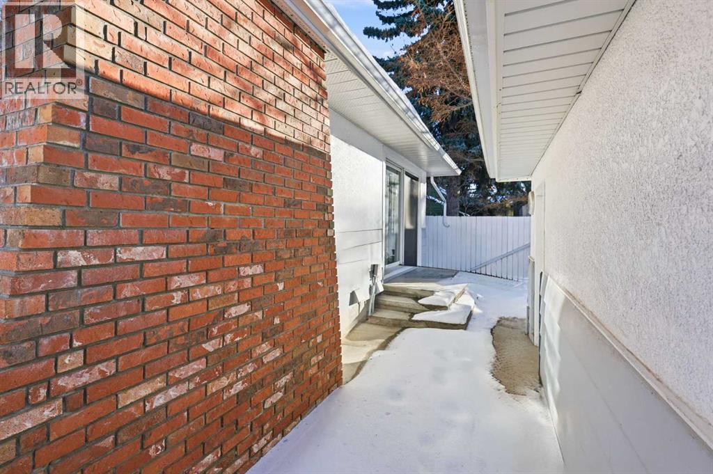 Single Family House Bungalow for Sale in  Hamilton Street NW St Andrews Heights Calgary 