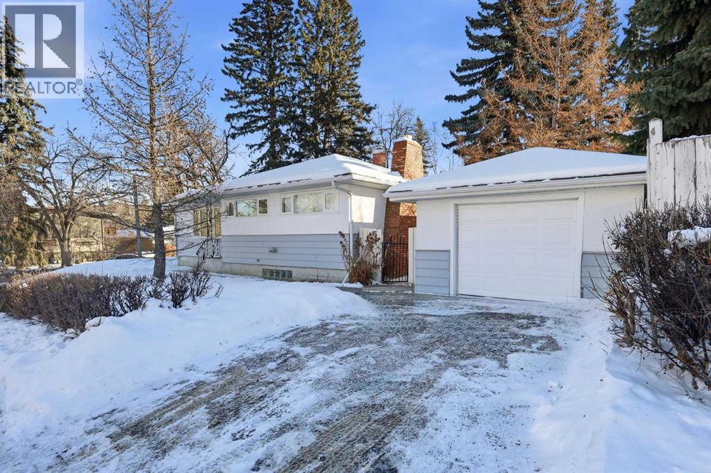 Single Family House Bungalow for Sale in  Hamilton Street NW St Andrews Heights Calgary 