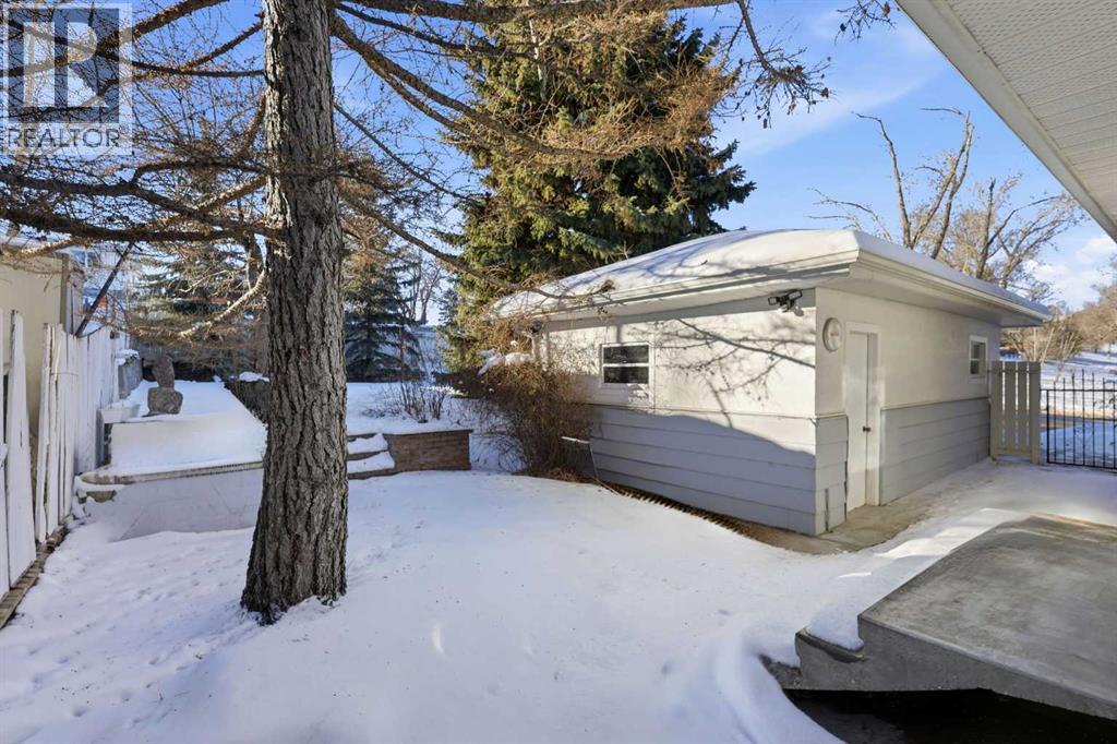 Single Family House Bungalow for Sale in  Hamilton Street NW St Andrews Heights Calgary 