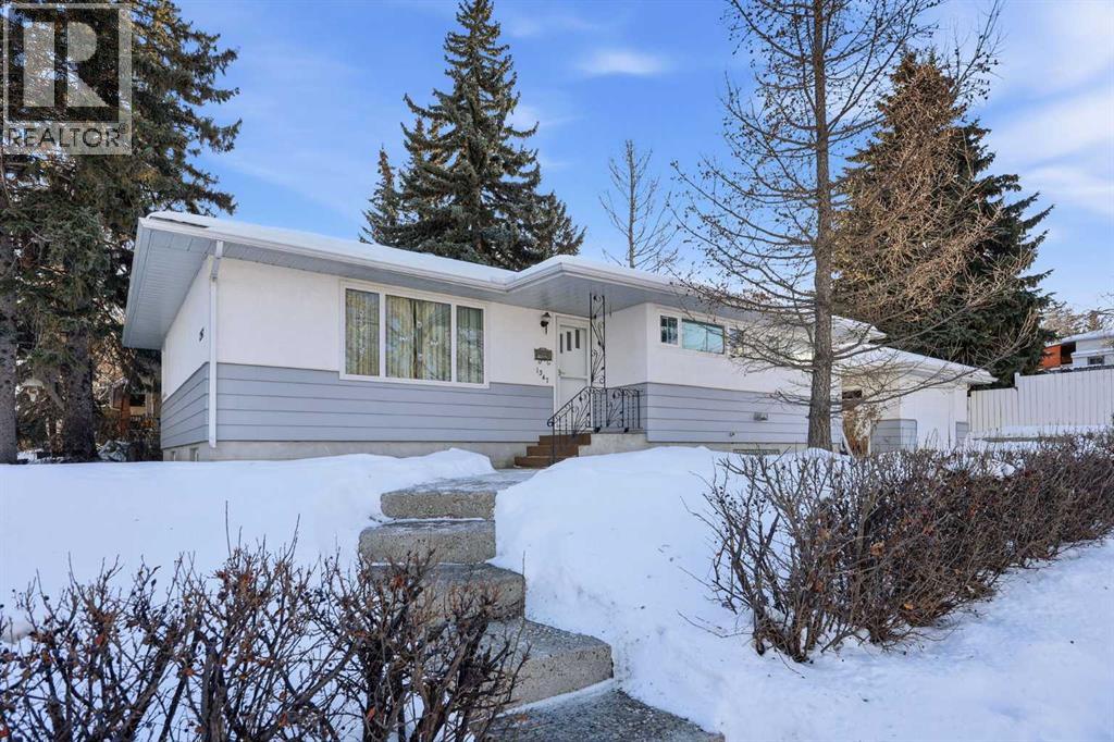 Single Family House Bungalow for Sale in  Hamilton Street NW St Andrews Heights Calgary 