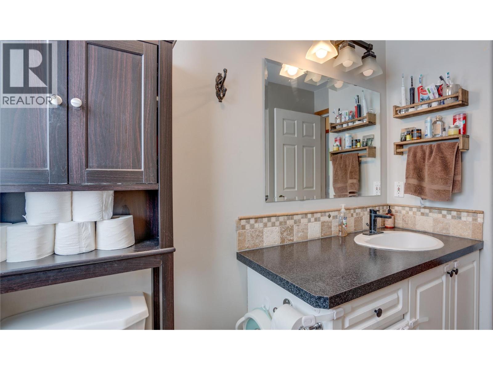  2086 Yankee Flats Road, Salmon Arm