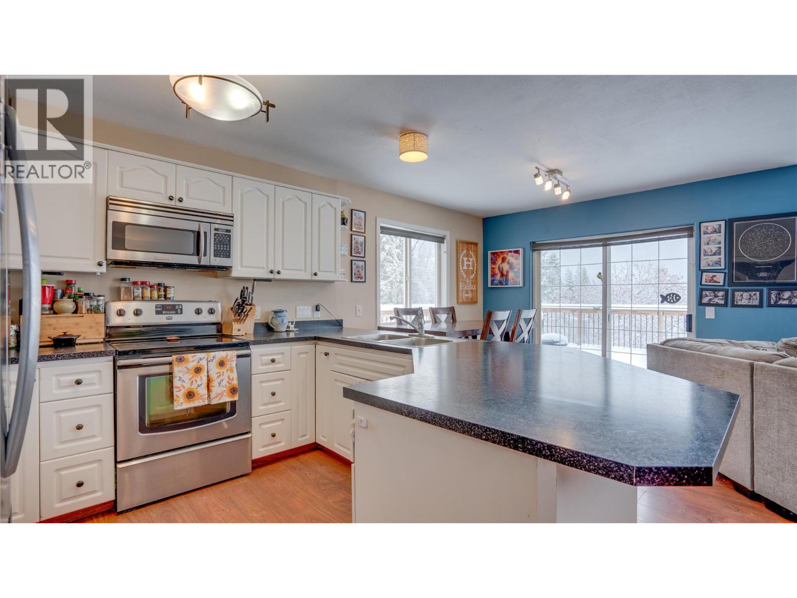  2086 Yankee Flats Road, Salmon Arm