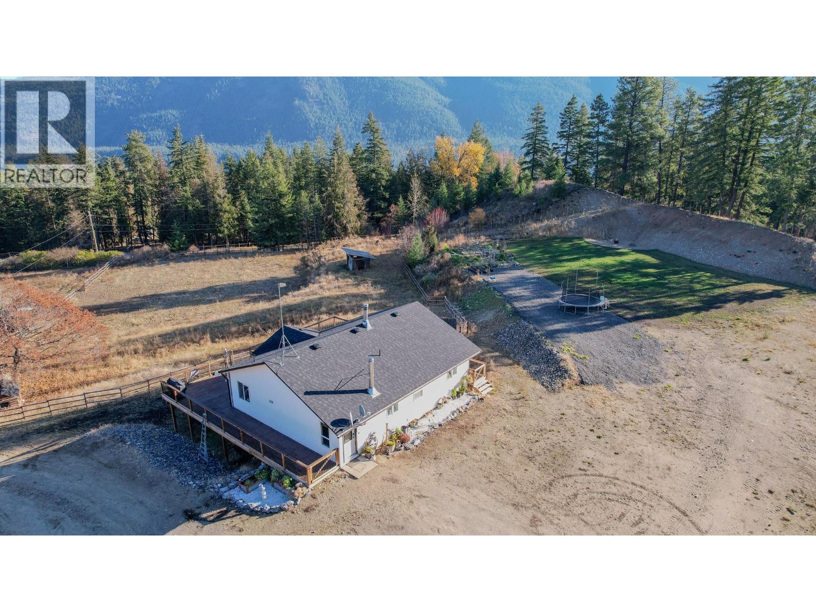  2086 Yankee Flats Road, Salmon Arm