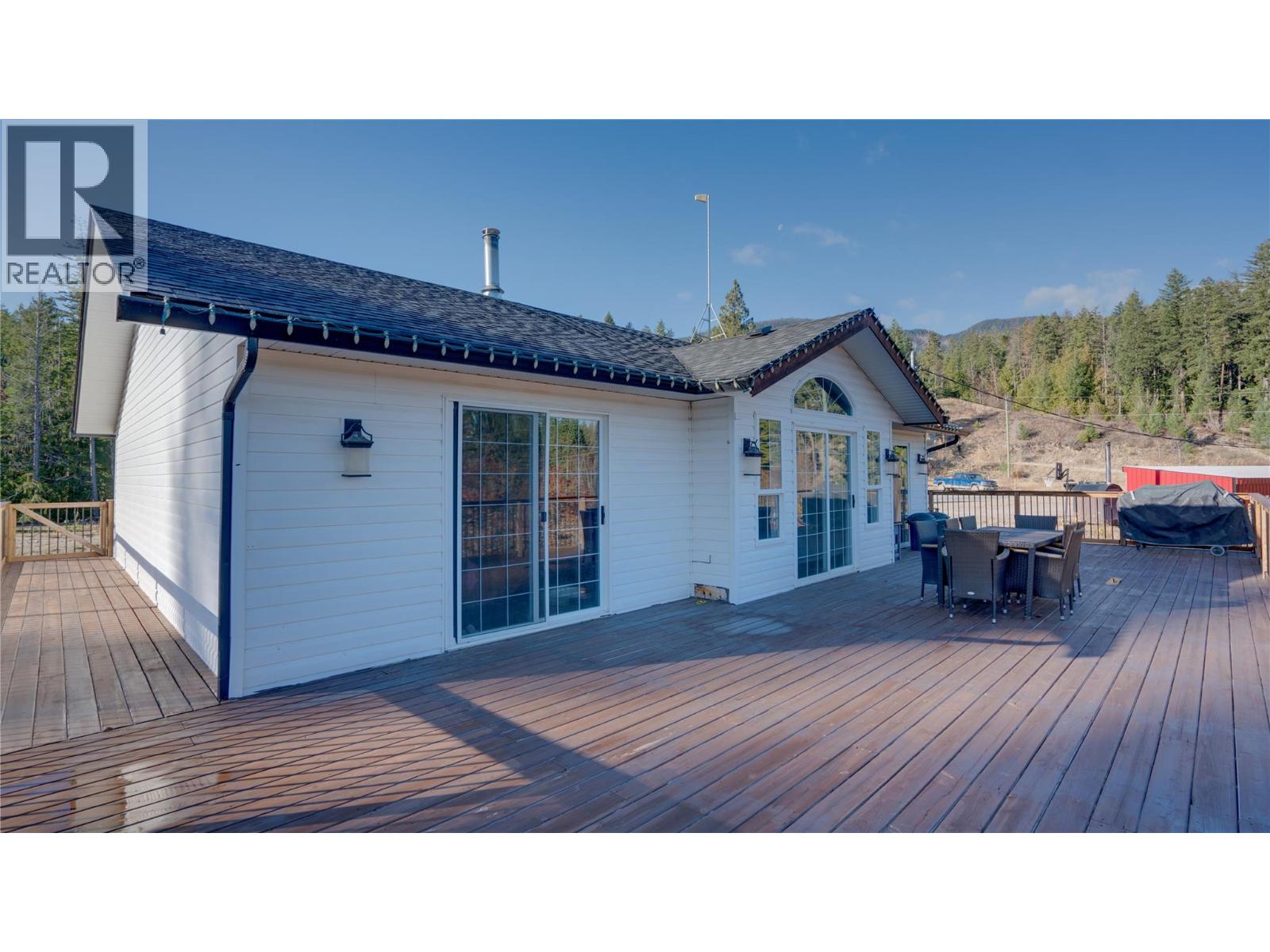  2086 Yankee Flats Road, Salmon Arm