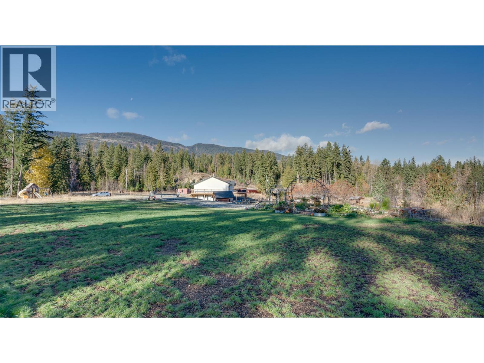  2086 Yankee Flats Road, Salmon Arm