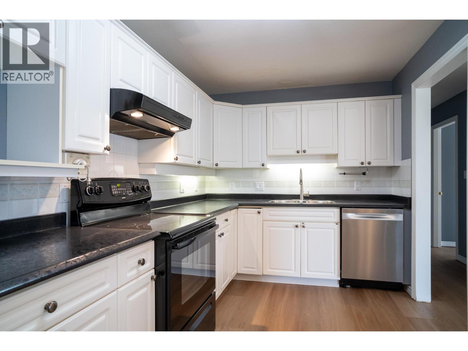 213 3300 Centennial Drive, Vernon