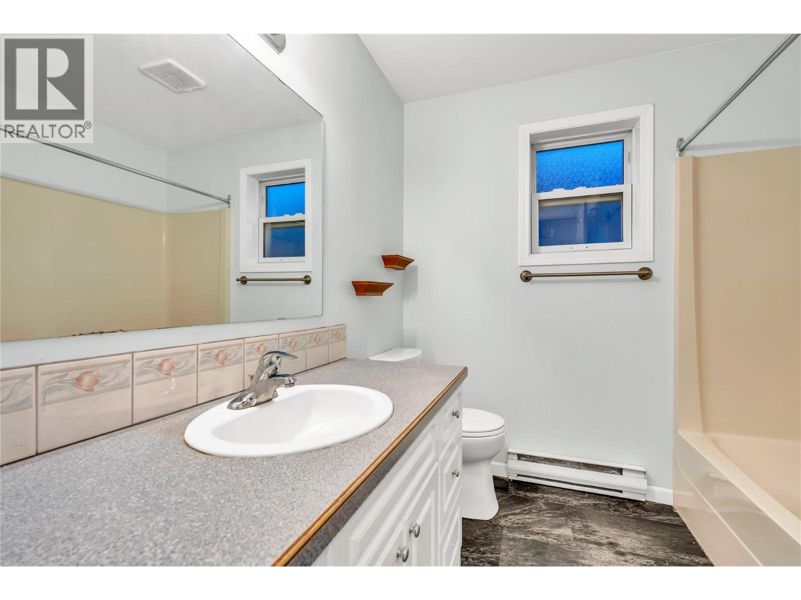 654 Wade Avenue W Unit# 101 & 201, Penticton