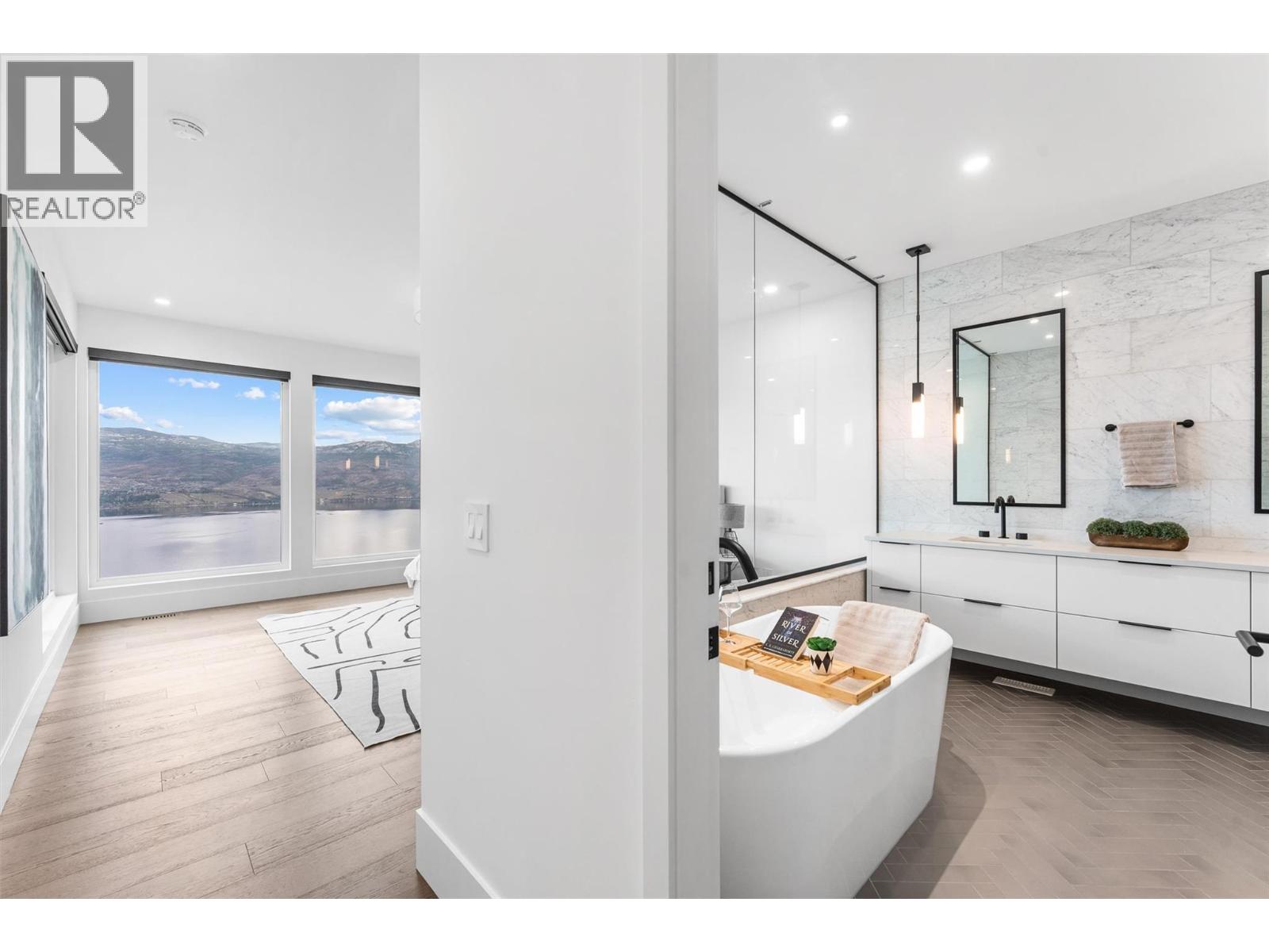  1363 Vineyard Drive, West Kelowna