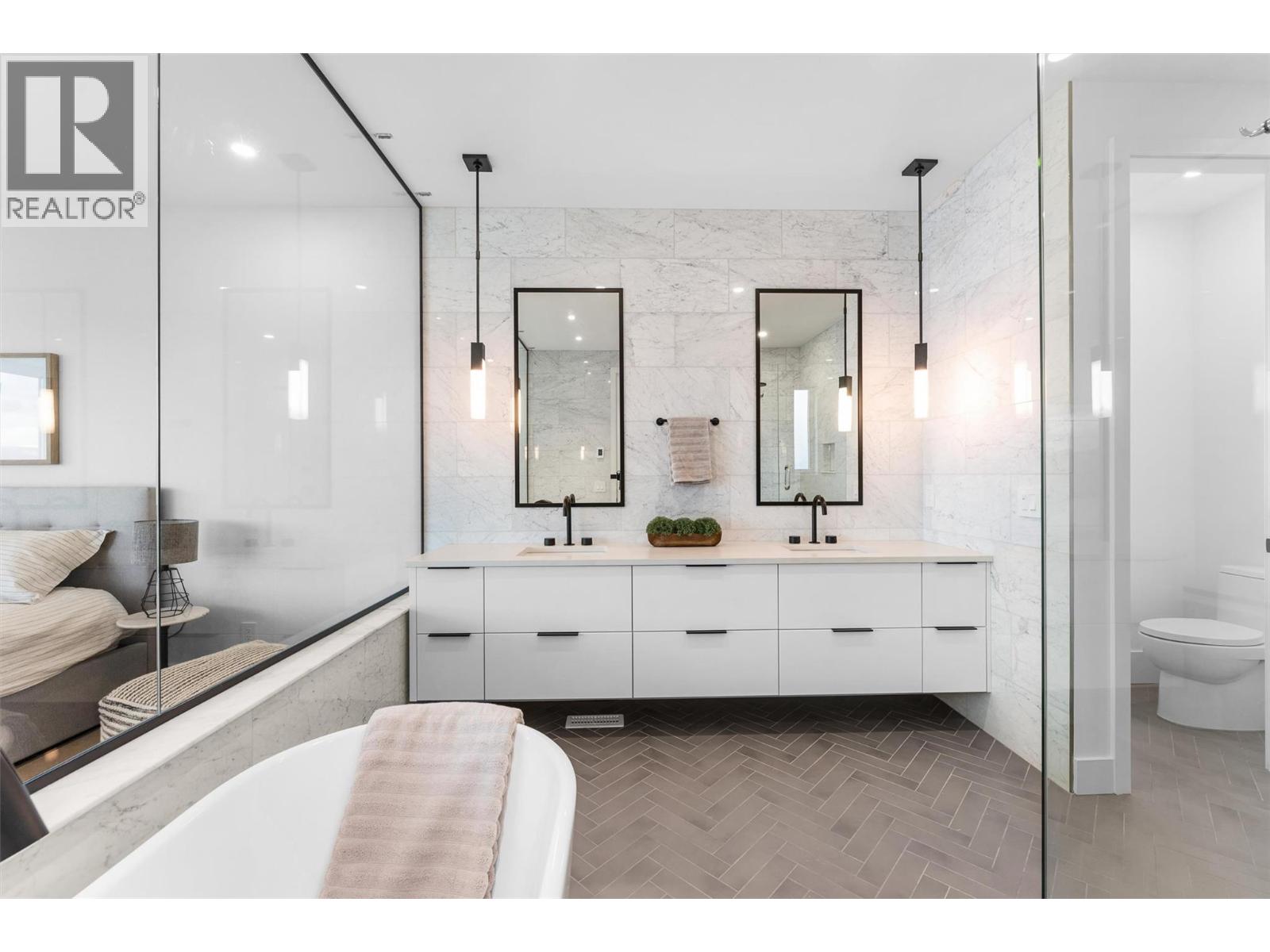  1363 Vineyard Drive, West Kelowna