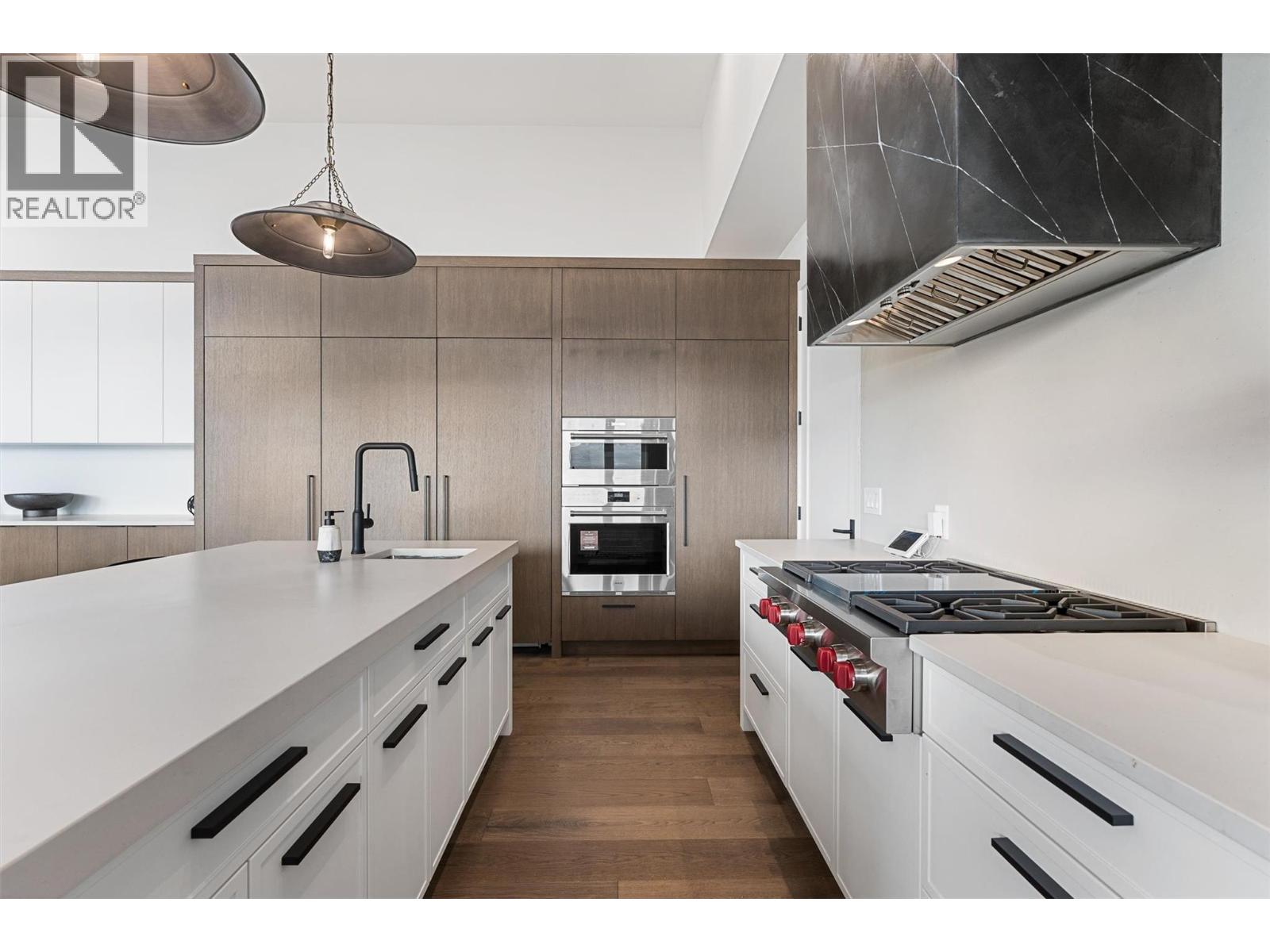  1363 Vineyard Drive, West Kelowna