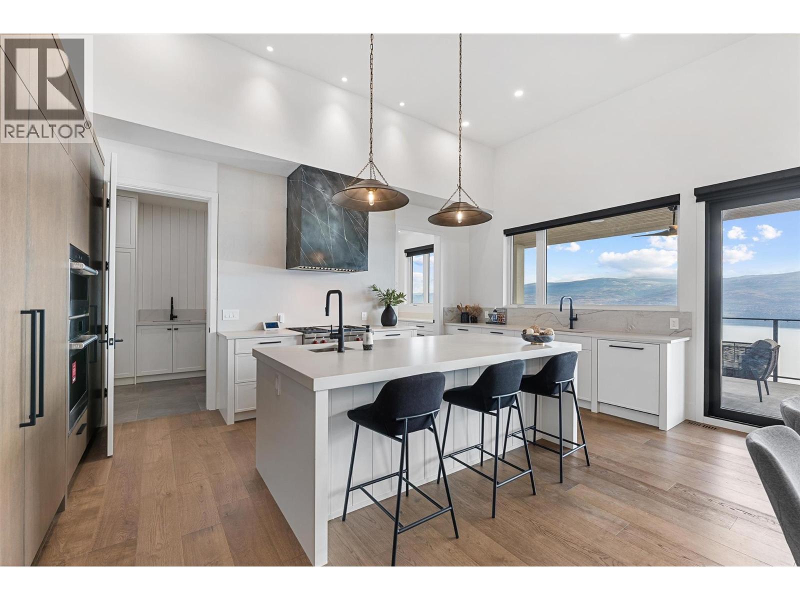  1363 Vineyard Drive, West Kelowna