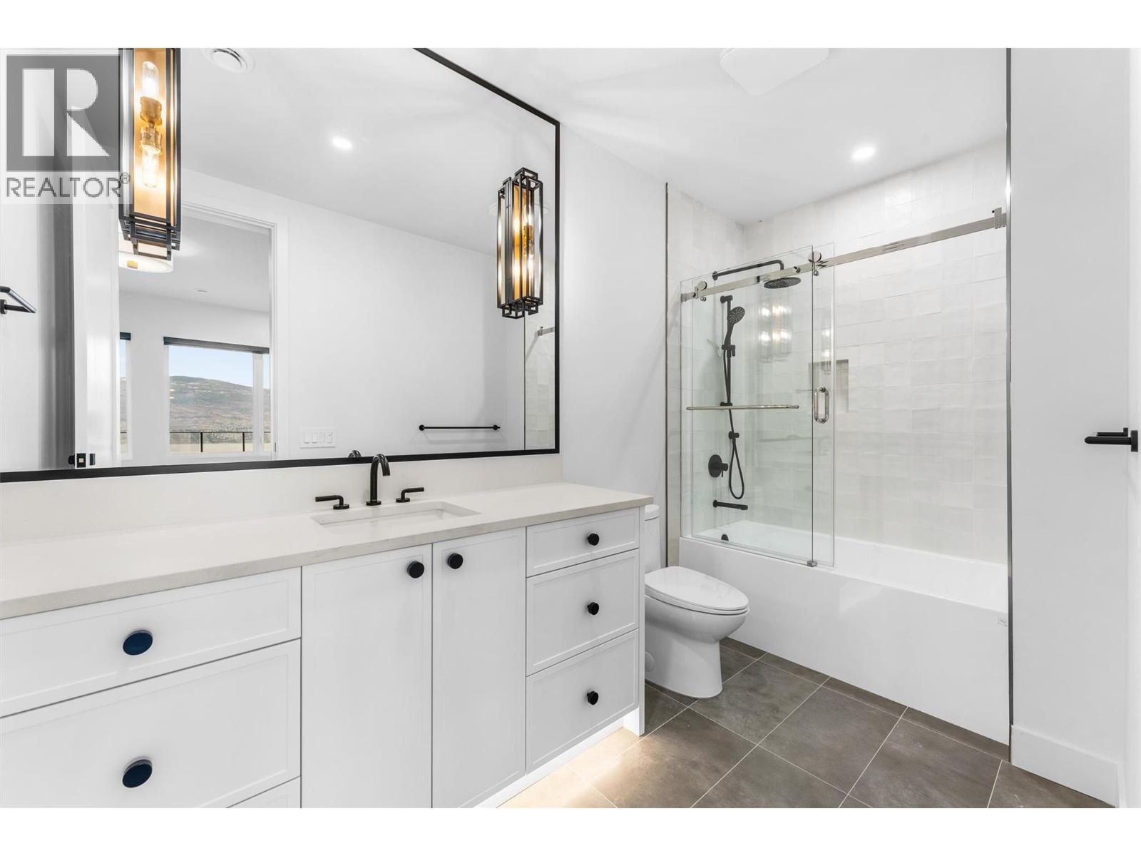  1363 Vineyard Drive, West Kelowna