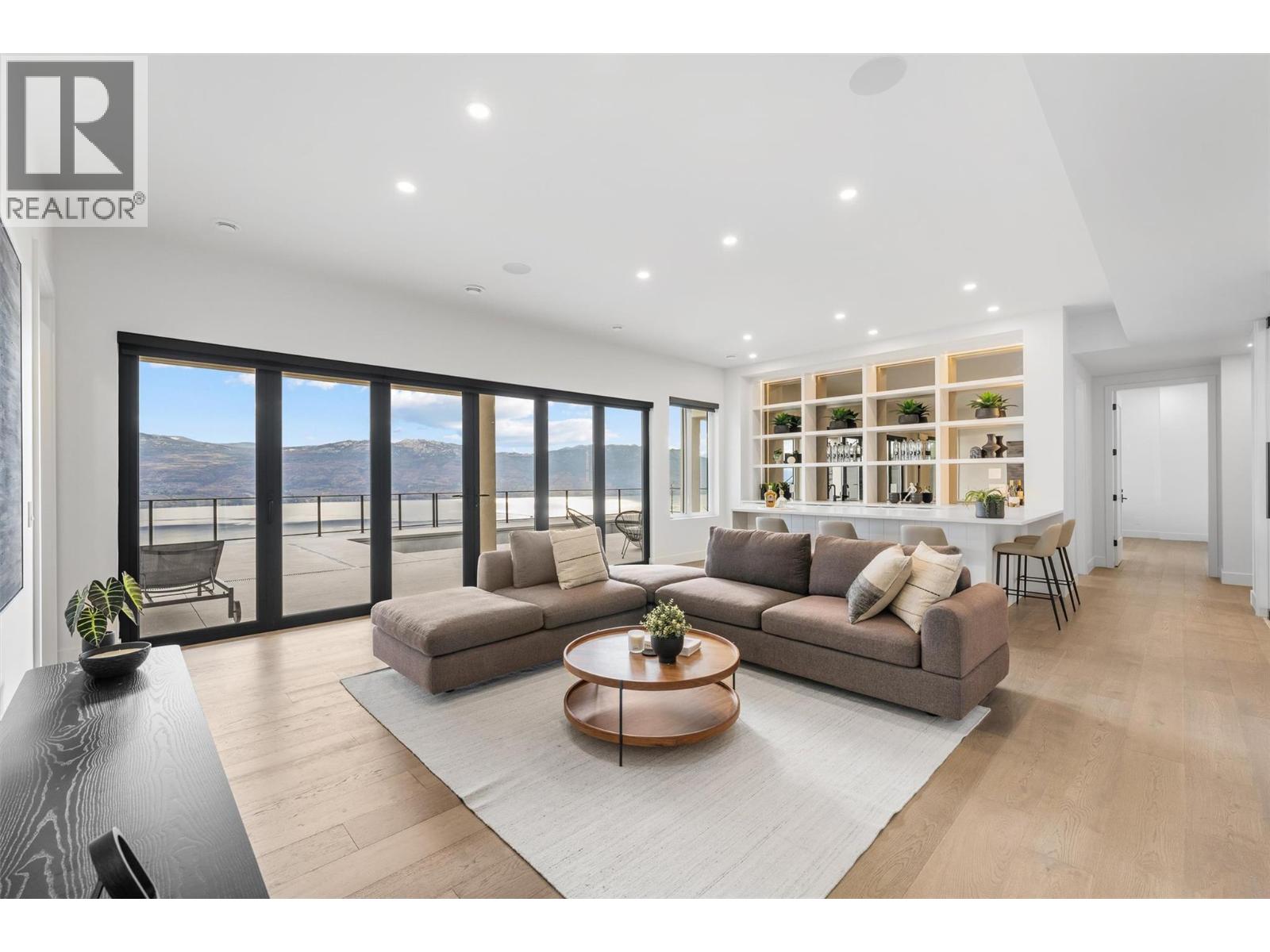  1363 Vineyard Drive, West Kelowna