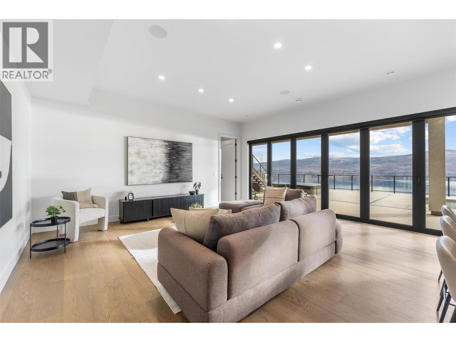  1363 Vineyard Drive, West Kelowna