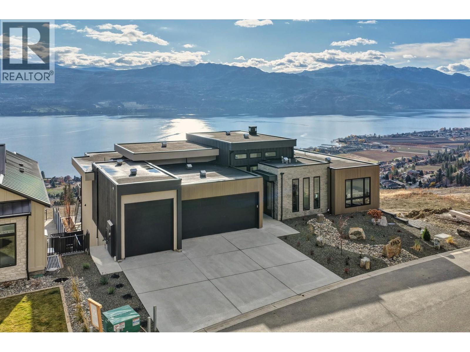  1363 Vineyard Drive, West Kelowna