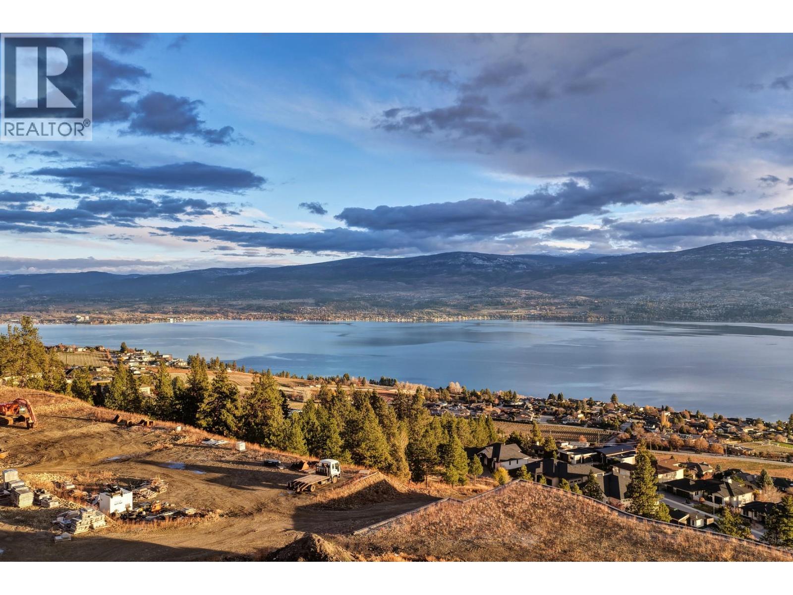  1363 Vineyard Drive, West Kelowna