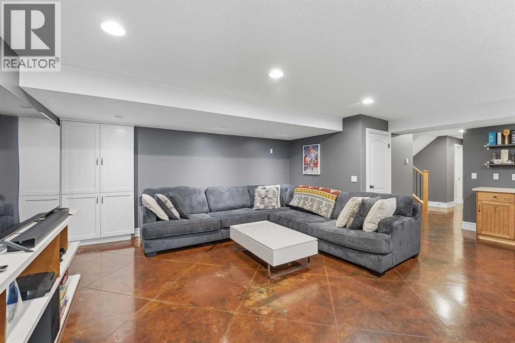 Single Family House for Sale in   Avenue NE Tuxedo Park Calgary 