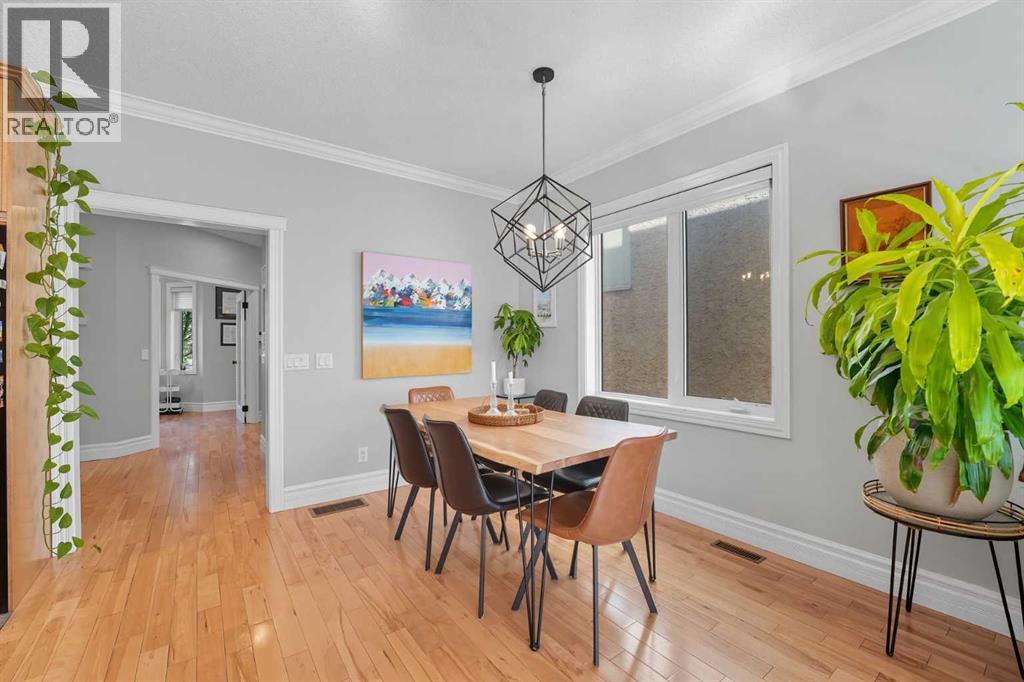 Single Family House for Sale in   Avenue NE Tuxedo Park Calgary 