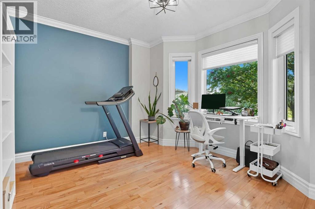 Single Family House for Sale in   Avenue NE Tuxedo Park Calgary 