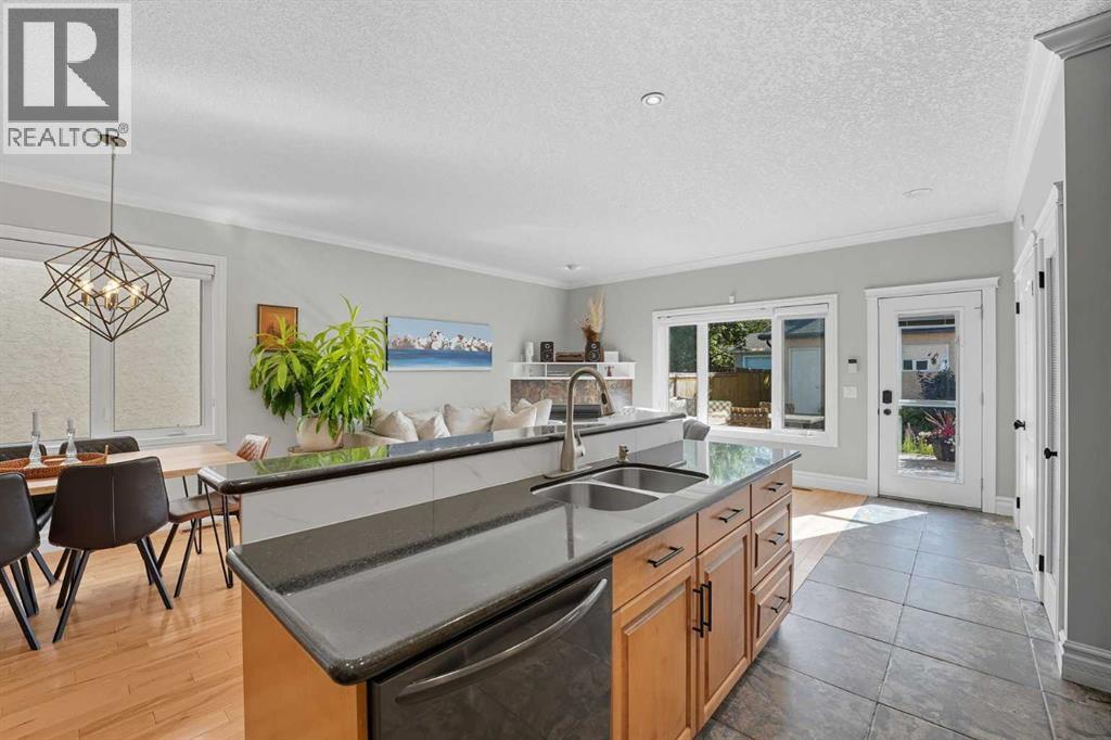 Single Family House for Sale in   Avenue NE Tuxedo Park Calgary 