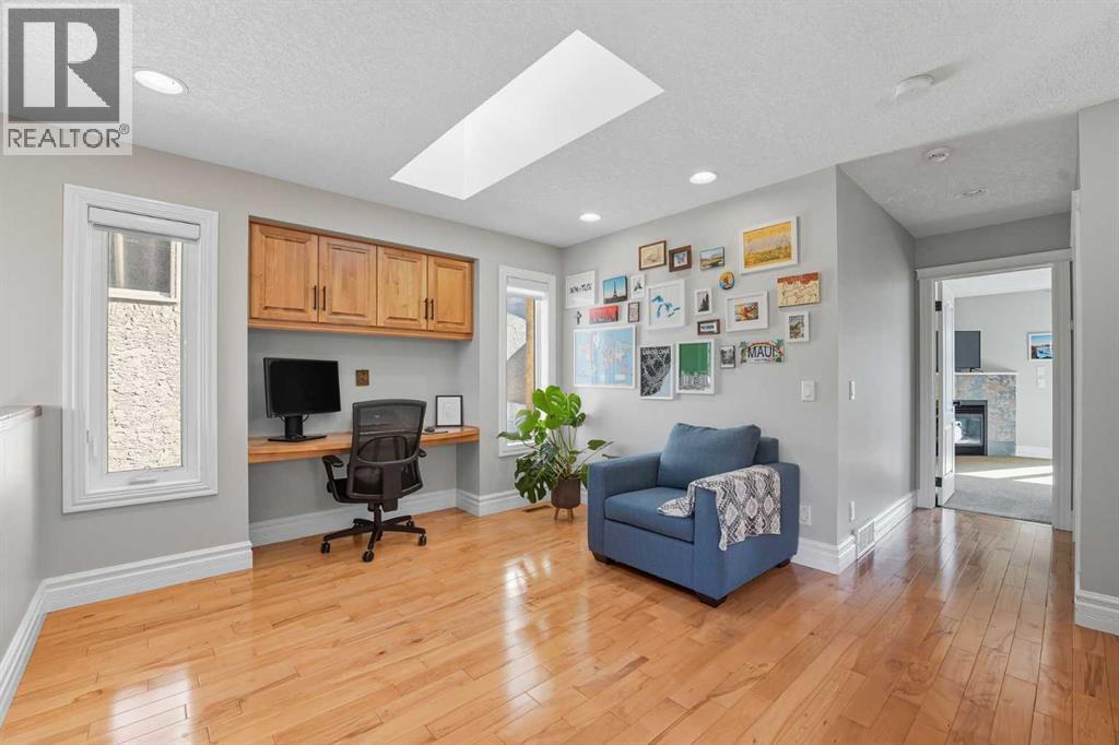 Single Family House for Sale in   Avenue NE Tuxedo Park Calgary 