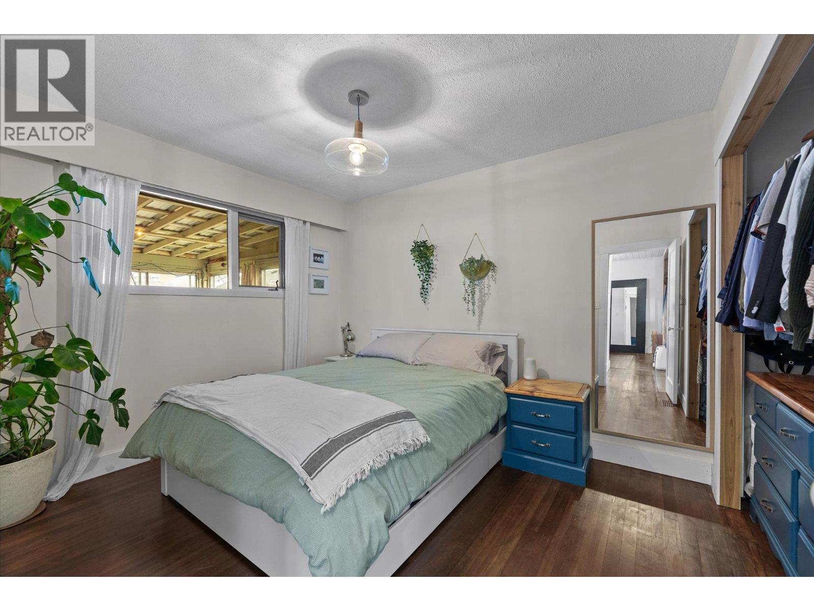  584 Okanagan Boulevard, Kelowna