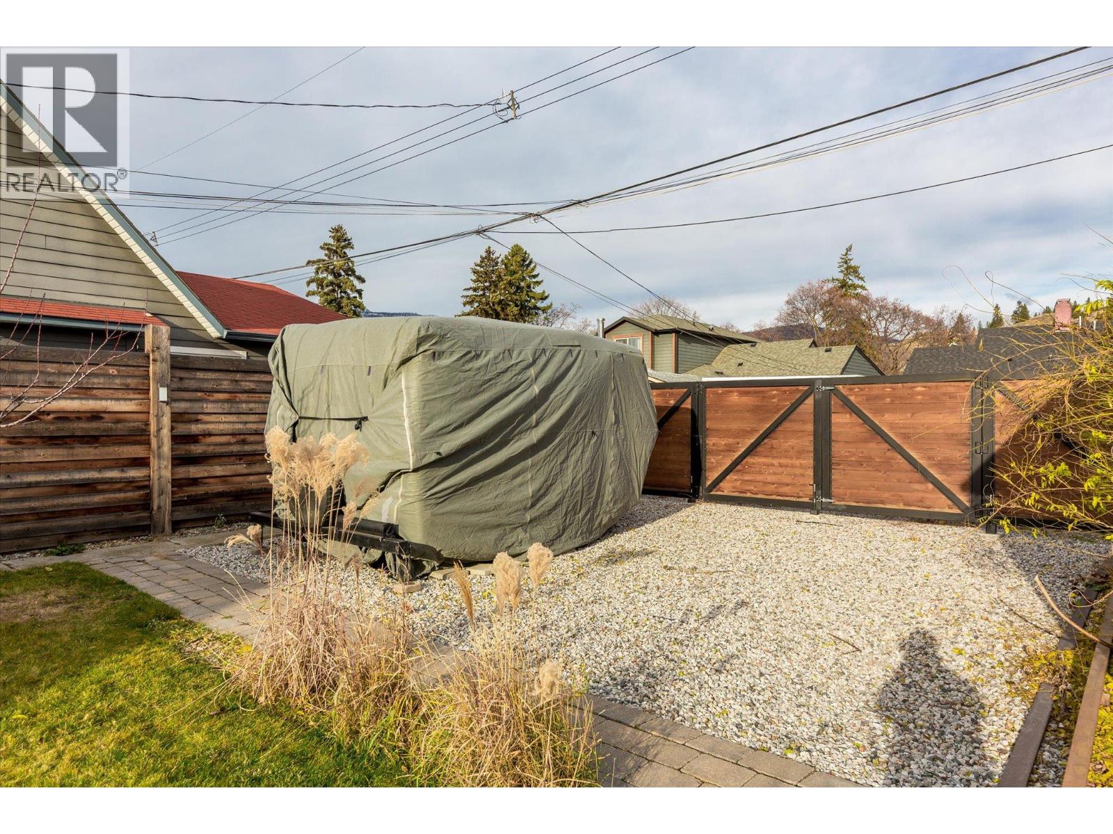  584 Okanagan Boulevard, Kelowna