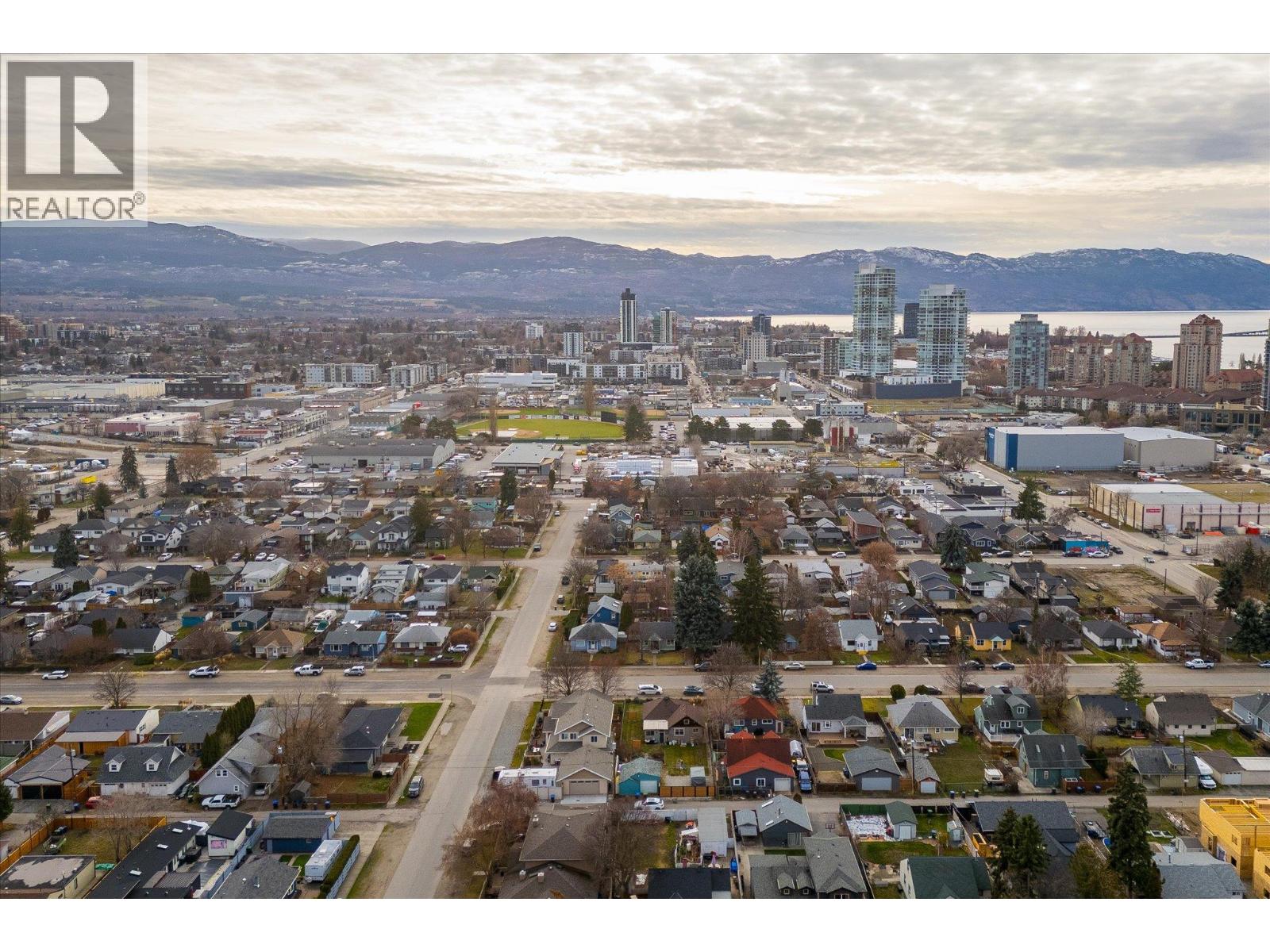  584 Okanagan Boulevard, Kelowna