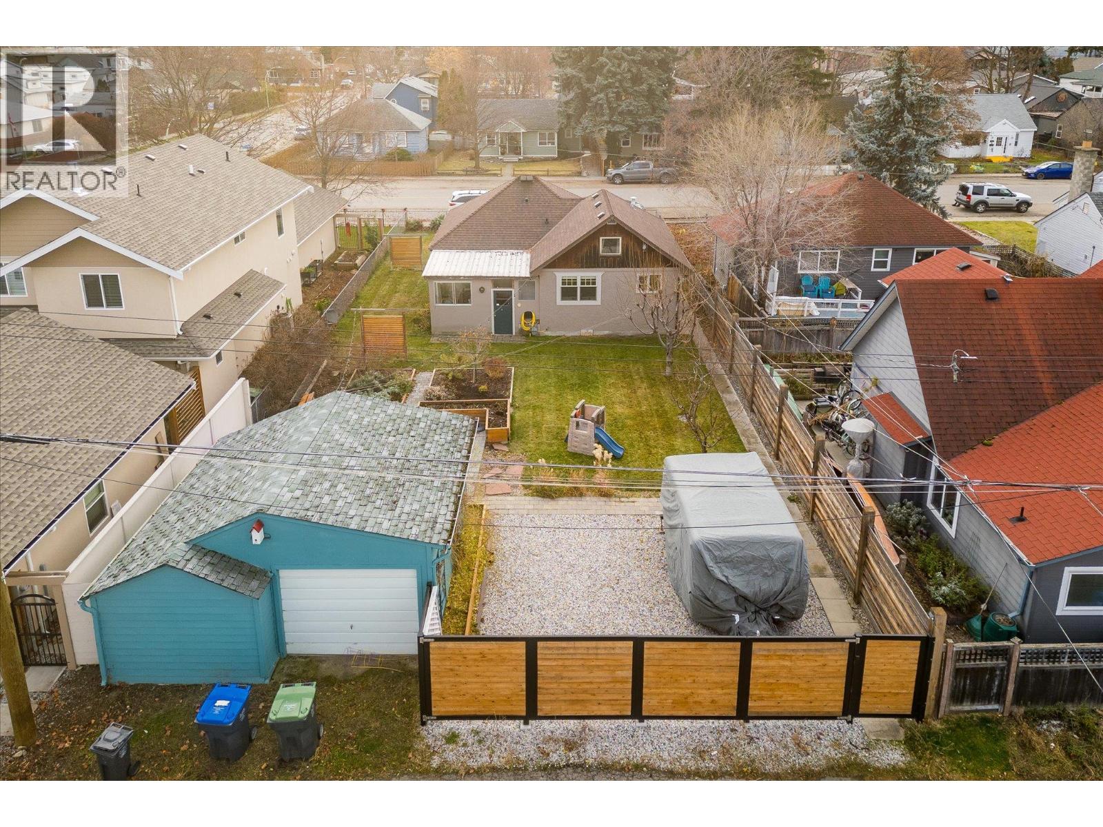  584 Okanagan Boulevard, Kelowna