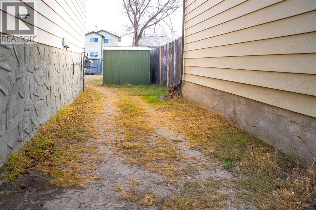 Single Family House 3 Level for Sale in  Whitmire Road NE Whitehorn Calgary 