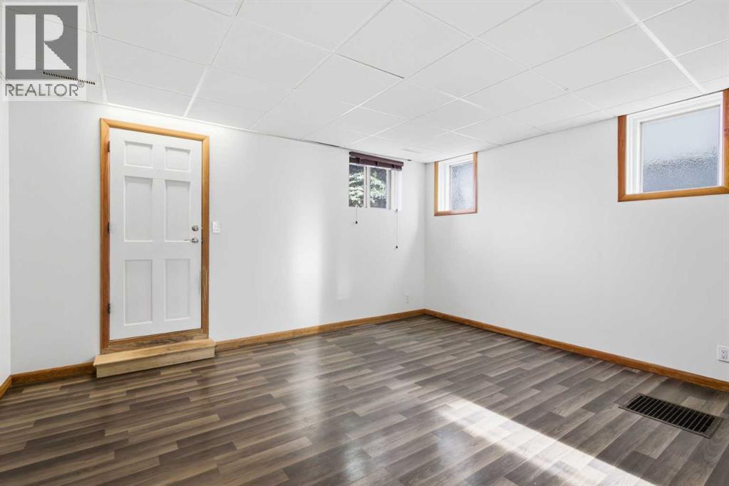 Single Family House Bungalow for Sale in   Avenue NW Mount Pleasant Calgary 