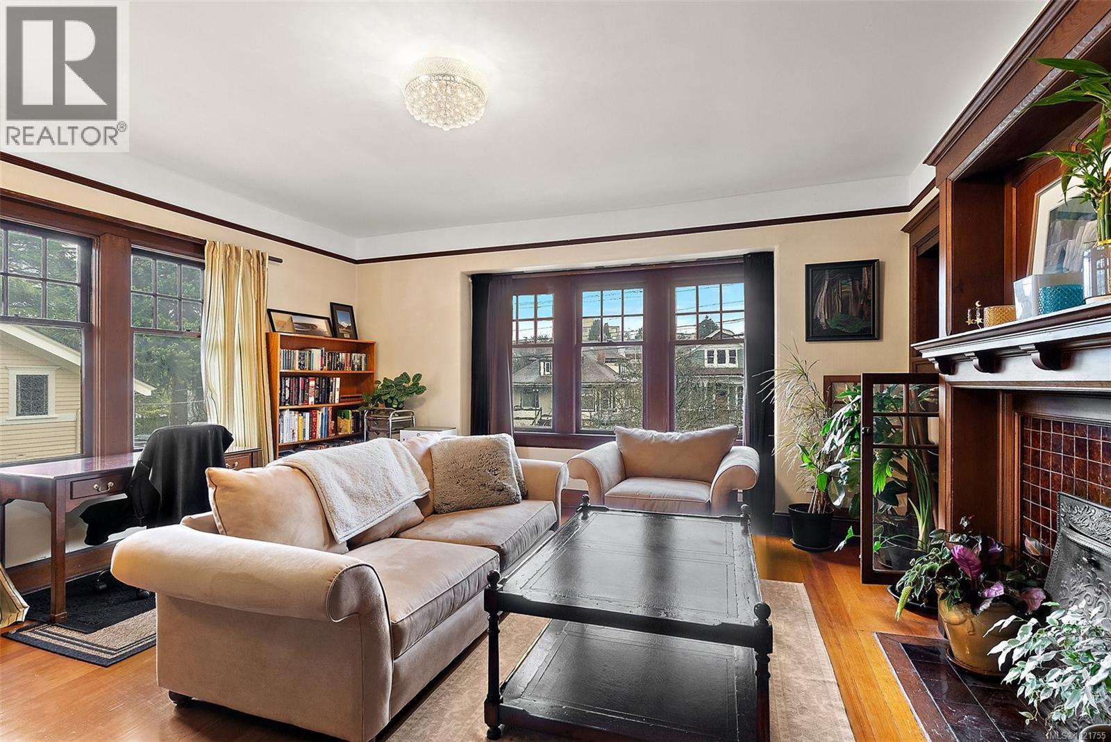 132 Government St S, Victoria