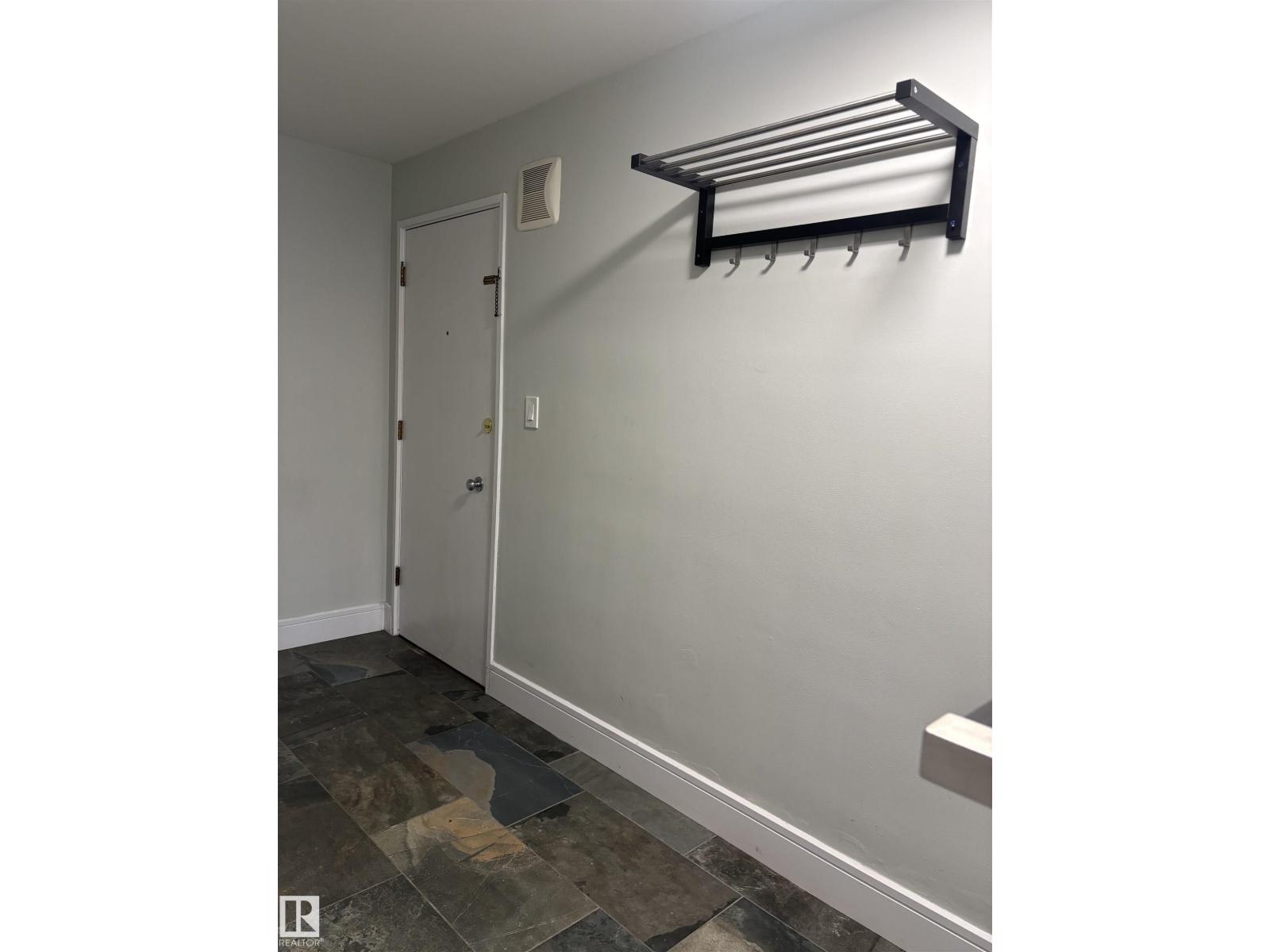 #24 8406 104 ST NW, Edmonton