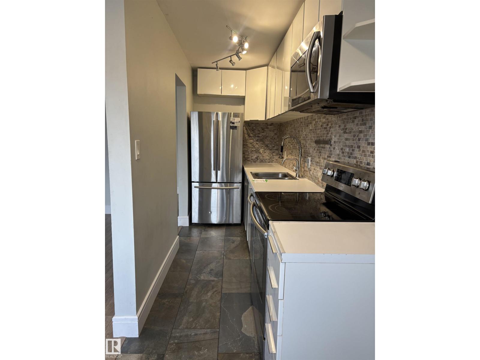 #24 8406 104 ST NW, Edmonton