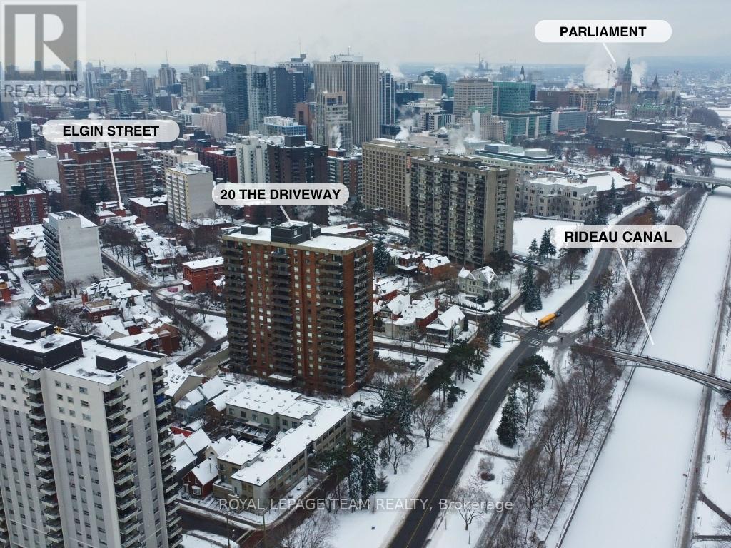 Convienantly located steps from the canal