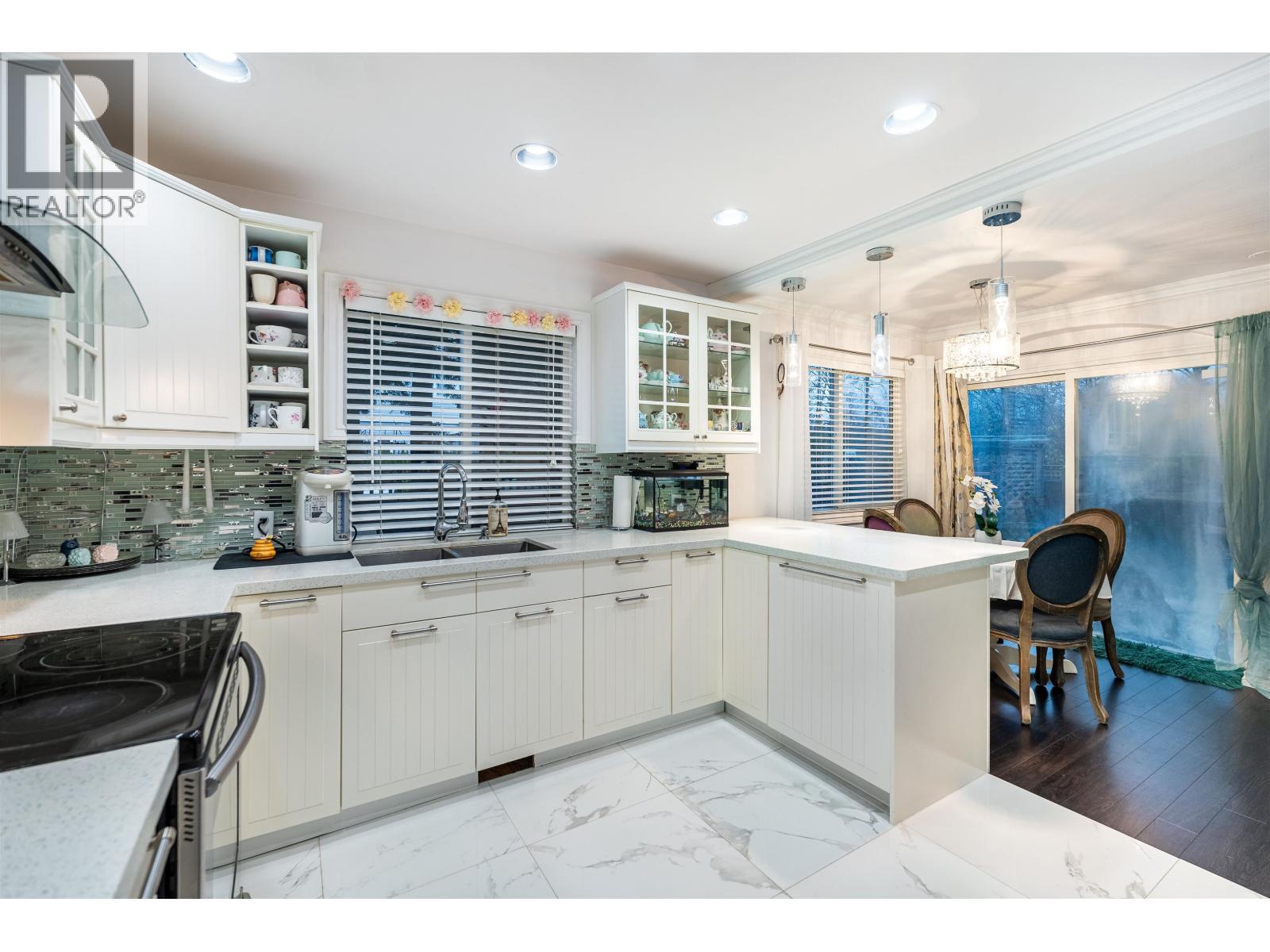 887 RIVERSIDE DRIVE, Port Coquitlam